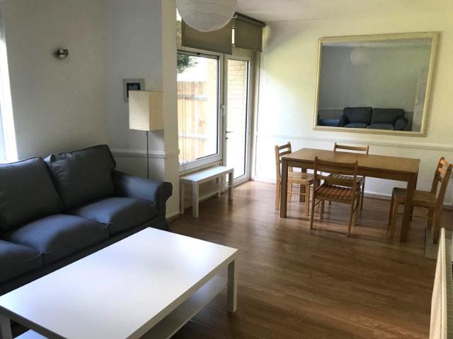 Apartment for rent in Southfields, Greater London