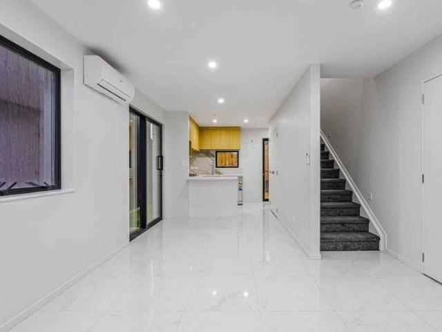 House for rent in Owhata, Oroua County