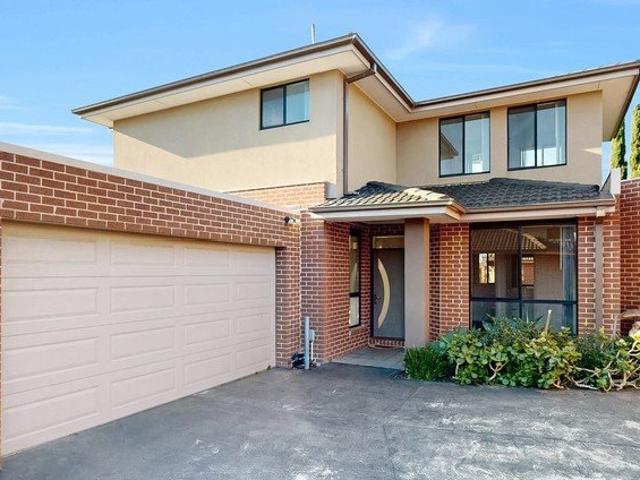 Townhouse for rent in Camerons Creek, Victoria