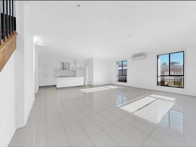 Townhouse for rent in Camerons Creek, Victoria