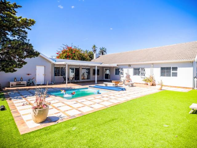 House for rent in Flamingo Vlei, City of Cape Town