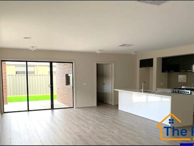 House for rent in Cornerstone, Melbourne