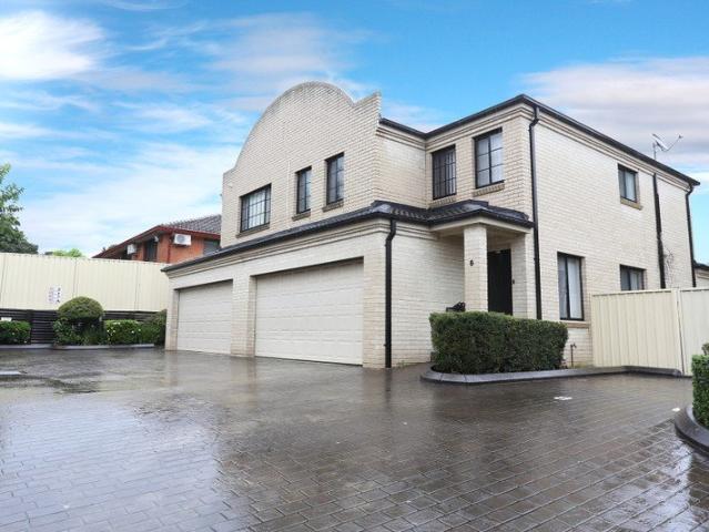 Townhouse for rent in Casula, Sydney