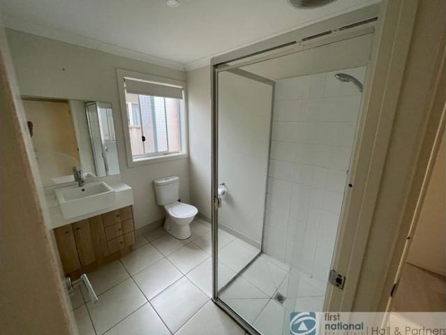 House for rent in Edenbrook Estate, Melbourne
