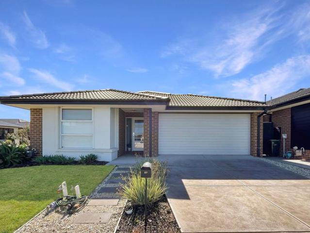 House for rent in Armstrong Creek, Victoria
