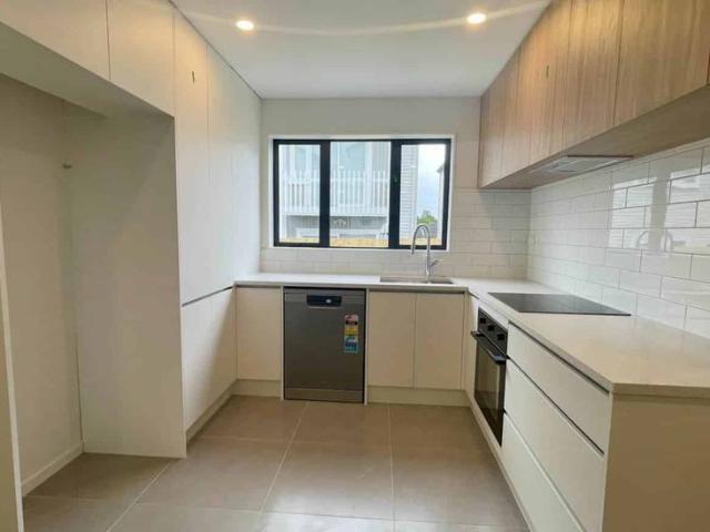 Townhouse for rent in Point England, Oroua County