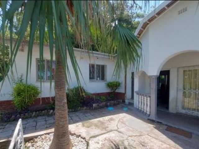 House for sale in Chatsworth, Kwazulu-natal