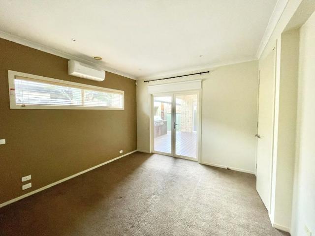 House for rent in Caroline Springs, Melbourne
