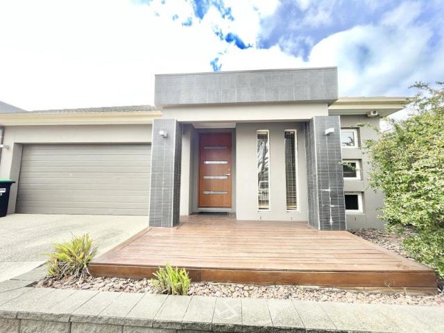 House for rent in Caroline Springs, Melbourne