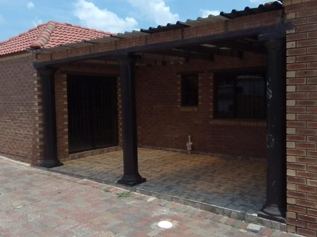 House for rent in Rhodesfield, Kempton Park