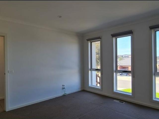 House for rent in Panorama Estate, Melbourne