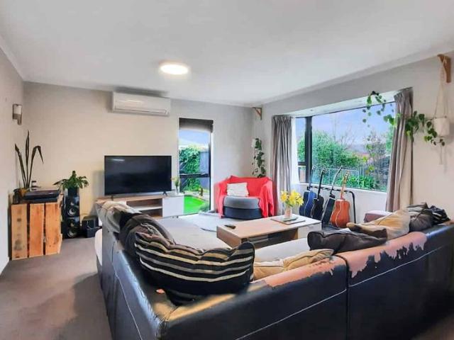 House for rent in Chaslands, Canterbury