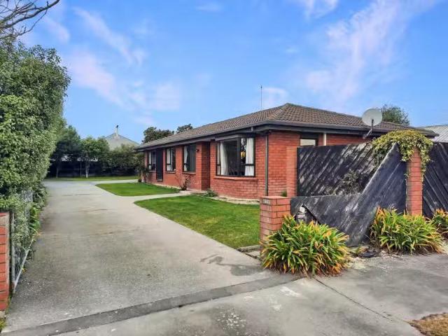 House for rent in Chaslands, Canterbury
