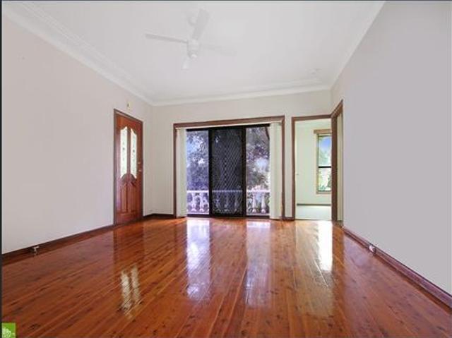 House for rent in Wollongong West, New South Wales