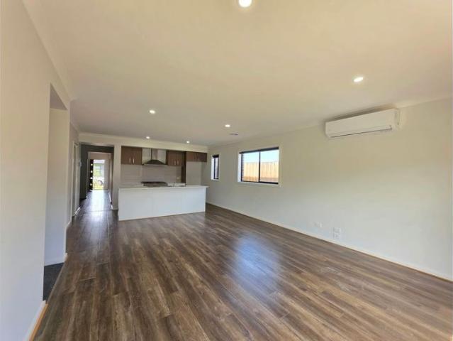 House for rent in Orchard Green, Melbourne