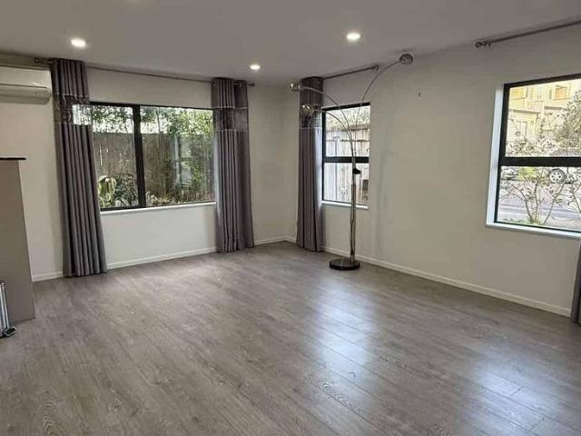 House for rent in Howick, Oroua County