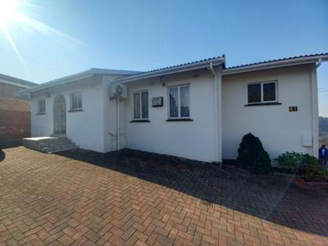 House for sale in Chatsworth, Kwazulu-natal