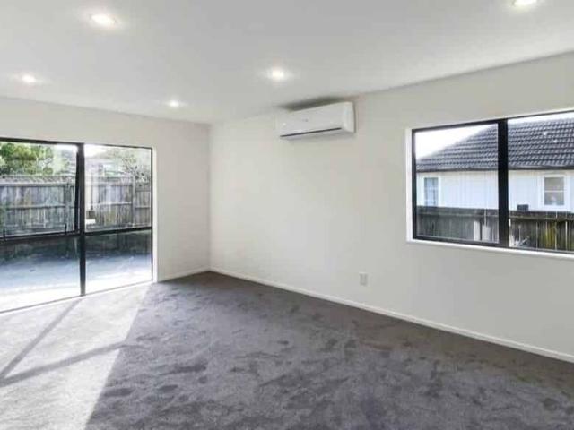 House for rent in Kelston