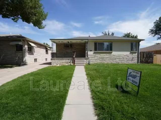 House for rent in Englewood