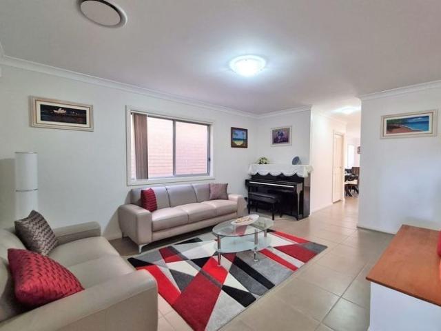 Townhouse for rent in Rooty Hill, Sydney