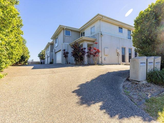 Townhouse for rent in Ooralea, Mackay