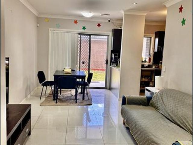 Townhouse for rent in Sydney, New South Wales