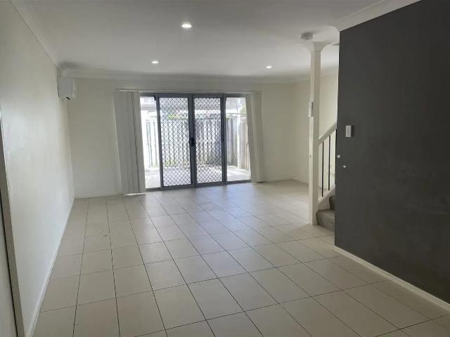 Townhouse for rent in Bayswater Resort, Greater Brisbane