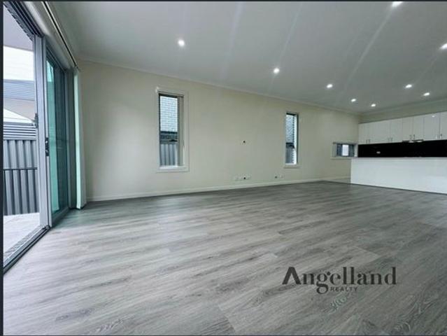 Townhouse for rent in Sydney, New South Wales