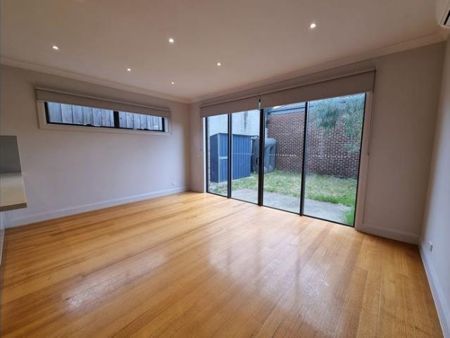 Townhouse for rent in Camerons Creek, Victoria