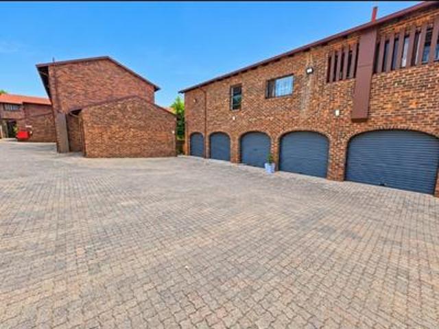 Townhouse for sale in Randburg, City of Johannesburg Metropolitan Municipality