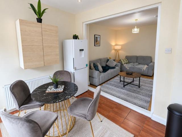 Apartment for rent in London Borough of Ealing, Greater London