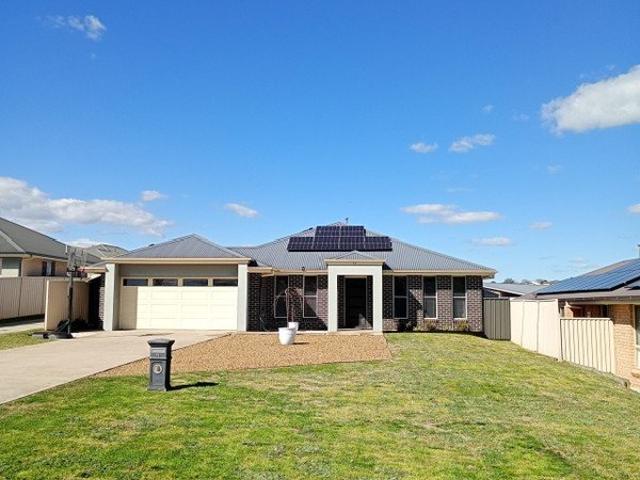 Cottage for sale in Bathurst, New South Wales