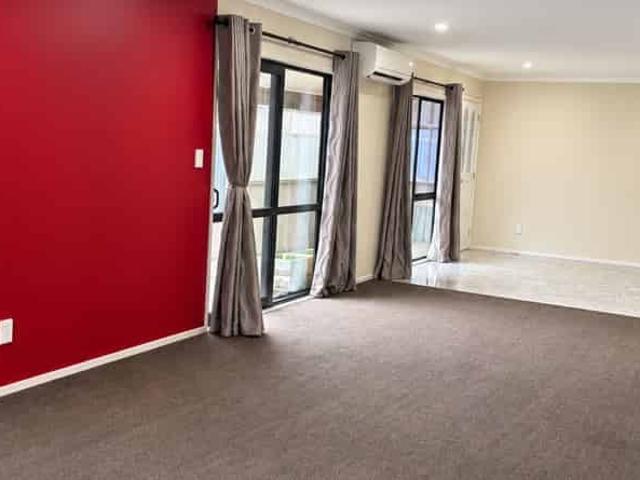 House for rent in Owhata, Oroua County