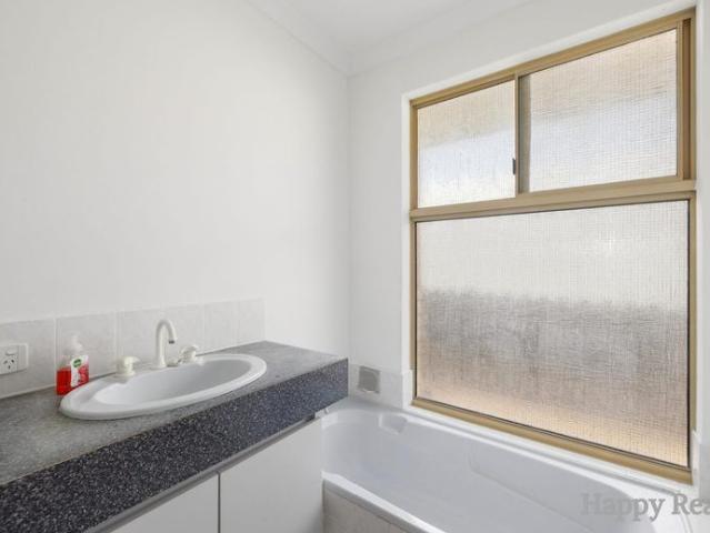 House for rent in Canning Vale, Western Australia