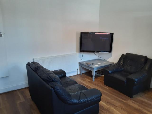 Apartment for rent in Harehills, Leeds