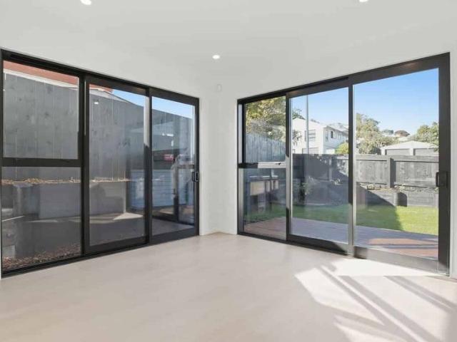 House for rent in Paremoremo