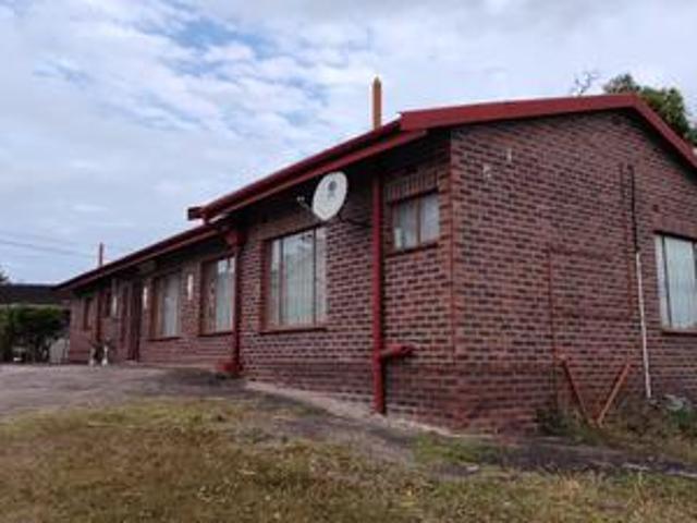 House for sale in Chatsworth