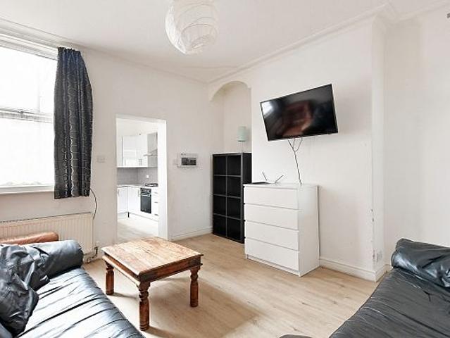 Room for rent in Sharrow Vale, South Yorkshire