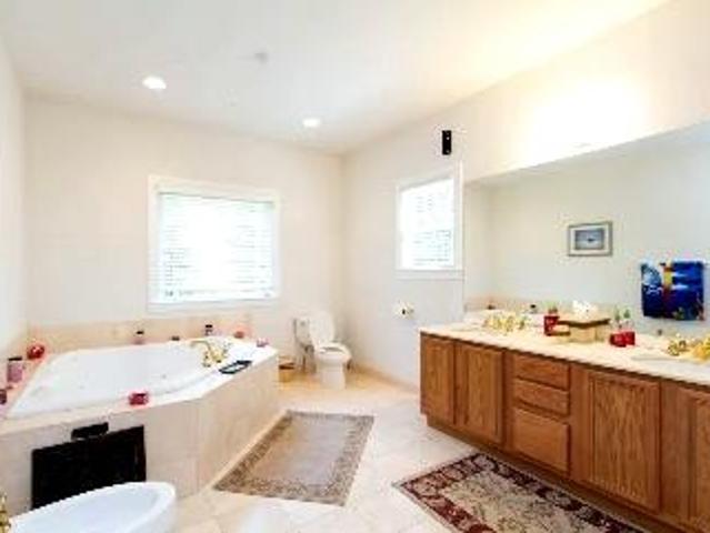 Room for rent in East Quogue, Town of Southampton