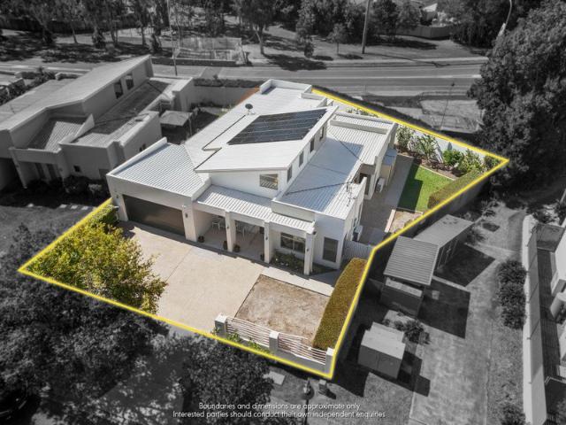 House for sale in Biggera Waters, Gold Coast City
