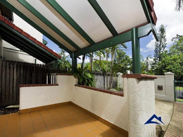Townhouse for sale in Earlville, Queensland