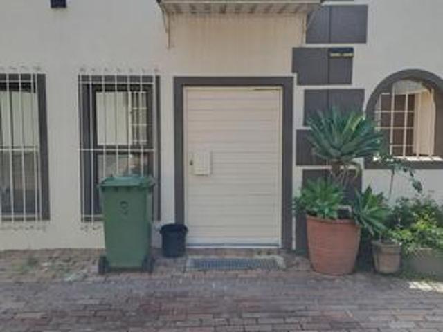 Townhouse for rent in Alexandra, Gauteng
