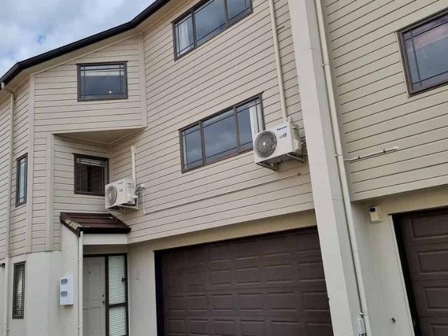 Townhouse for rent in Royal Oak