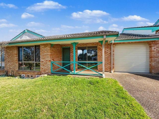 Villa for rent in Helensburgh, Wollongong City Council