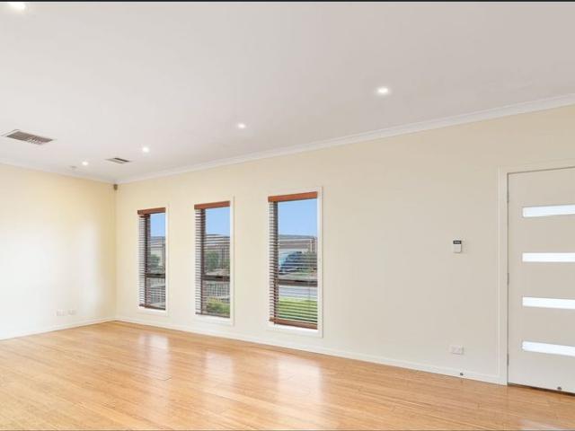 Townhouse for rent in Camerons Creek, Victoria