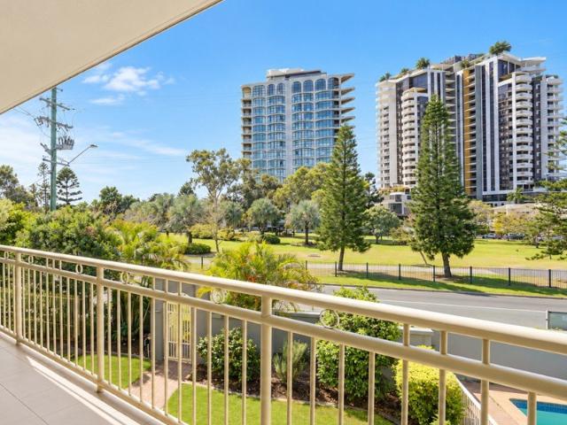 Apartment for sale in Surfers Paradise, Gold Coast City