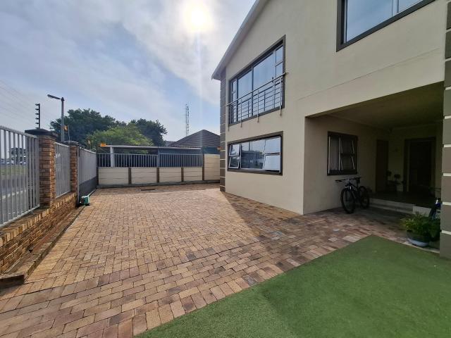 Apartment for rent in Westridge, Umhlanga Rocks
