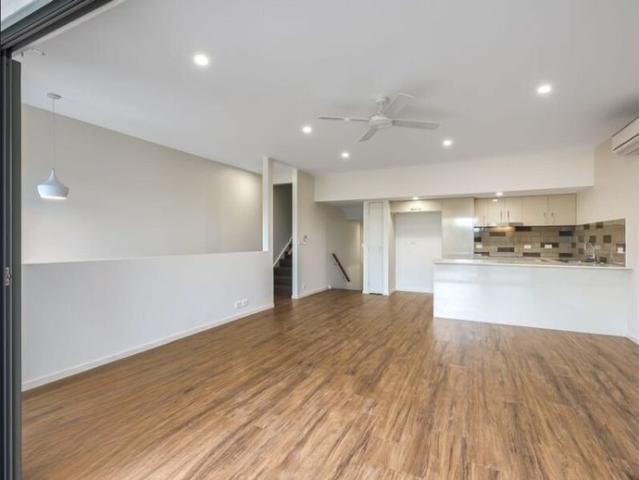 Townhouse for rent in Toombul, Queensland