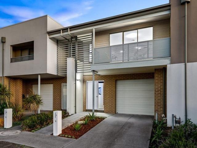 Townhouse for rent in Camerons Creek, Victoria