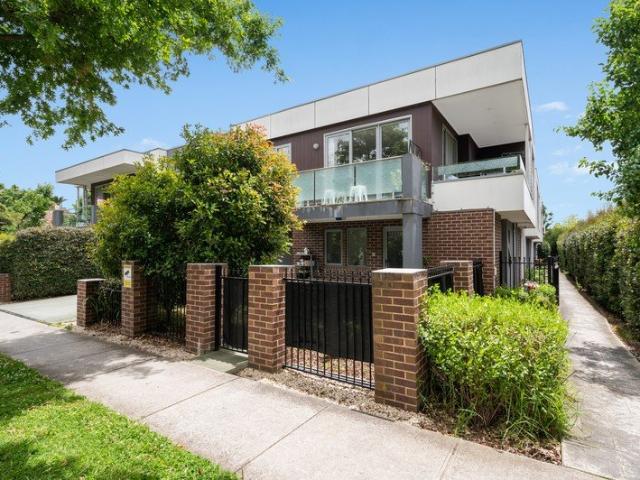 Townhouse for rent in Box Hill North, Melbourne